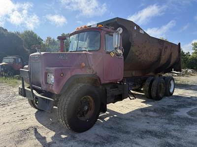 Mack DM685S