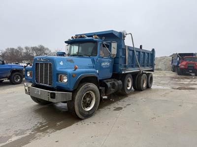Mack RD686S