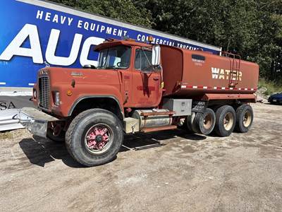 Mack RD690S