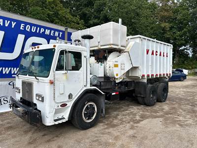 Peterbilt 320