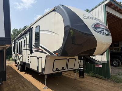 Location: Merrill, Wispring Ride Suspension, Electric Brakes, Slide Outs(5),