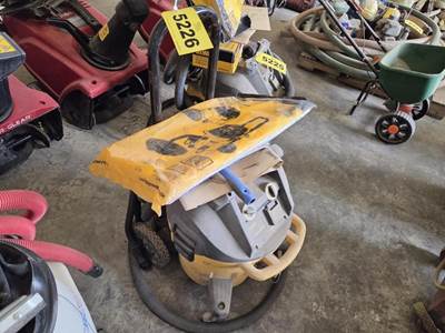 Location: Iowa City, Ia Includes Extra Accessories