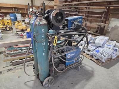 Location: Iowa City, Ia Miller D-74 Mpa Plus Wire Feeder, Miller Invision 352