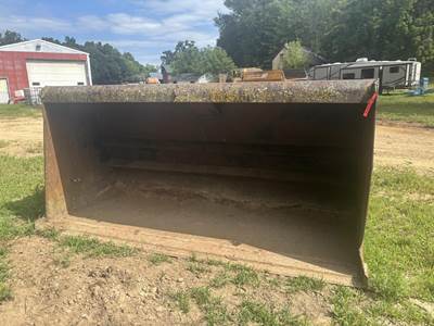 Location: East Dubuque, IL10' Wide, 3' Deep, 56" Tall (Fits Cat 928G) Inspection