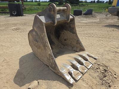 Location: Sun Prairie, Wifits Lot 2848 John Deere 350GLC ExcavatorSN:892E486V