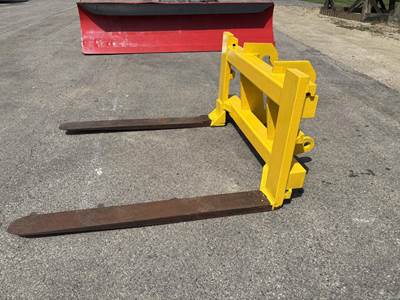Location: Lancaster, Wiapprox 60" Long, 6" Wide Forks, Approx 50MM Pins, Approx