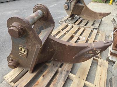 Location: Brookfield, Wifits John Deere 350G Excavator, Approx. 100mm Pin Widths