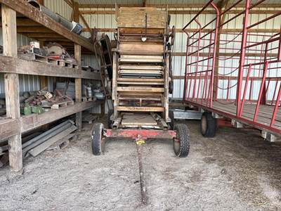 Location: Marinette, Wi Location: Marinette, WiApprox. 10'X5', (3) Wheat Screens
