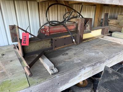 Location: Marinette, WI3pt Attach, Hydraulic Powered, Approx 25" Log Capacity