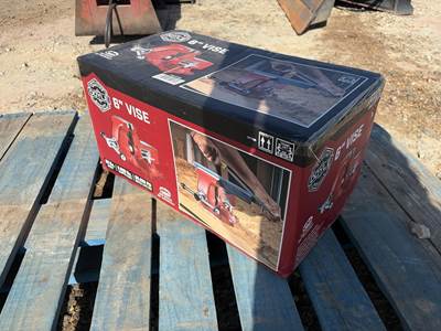 Location: Isa Wi Yard - Merrill, Wi9,900lbs Clamping Force Available For
