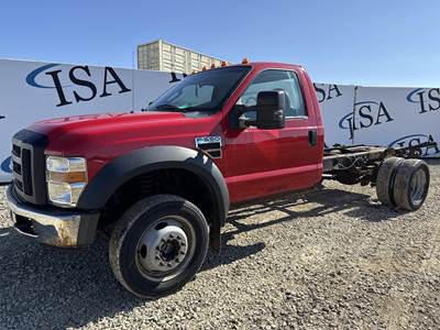 Ford F-550 XL Cab & Chassis Truck
