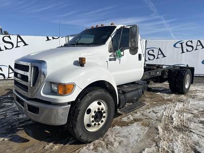 Ford F-650 Cab & Chassis Truck