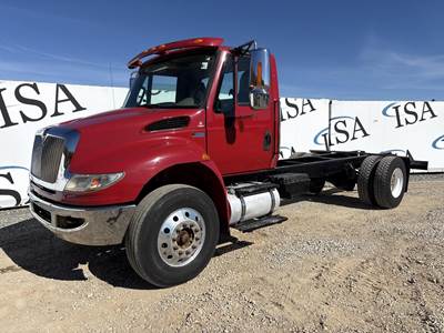 International DuraStar 4400 Cab & Chassis Truck