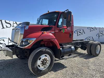 International WorkStar 7500 Cab & Chassis Truck