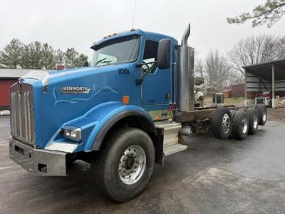 Kenworth T800 Cab & Chassis Truck