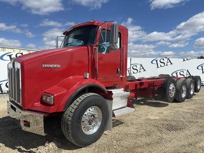 Kenworth T800 Cab & Chassis Truck