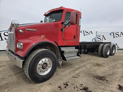 Kenworth W900 Cab & Chassis Truck