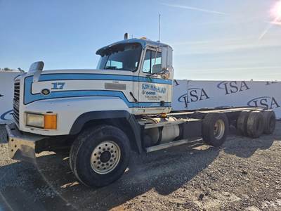 Mack CL713 Cab & Chassis Truck