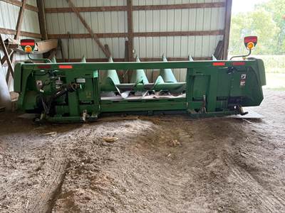 John Deere 606C Corn Head