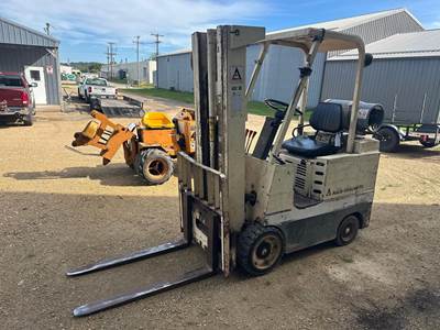 Allis-Chalmers ACC30 Cushion Tire Forklift