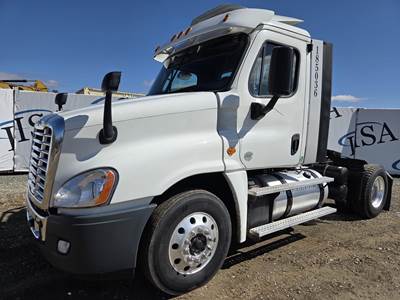 Freightliner Cascadia 125 Day Cab Truck
