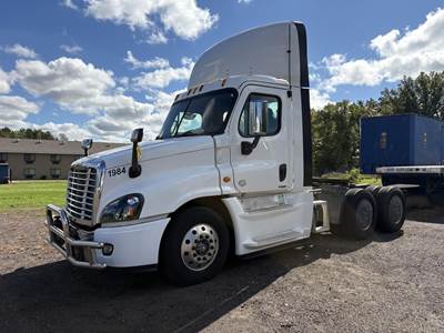 Freightliner Cascadia 125 Day Cab Truck