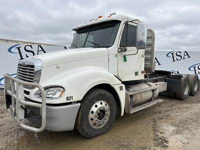 Freightliner Columbia 120 Day Cab Truck