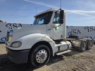 Freightliner Columbia 120 Day Cab Truck