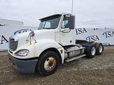 Freightliner Day Cab Truck
