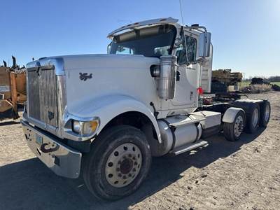 International 9900 Day Cab Truck
