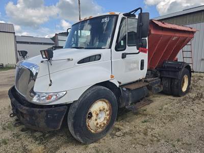 International DuraStar 4300 Day Cab Truck