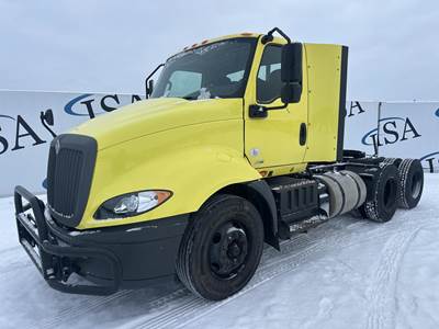 International RH Day Cab Truck