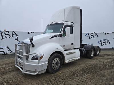 Kenworth T680 Day Cab Truck