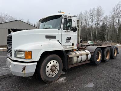 Mack CH613 Day Cab Truck
