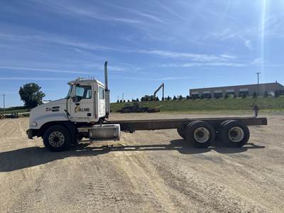 Mack Vision CXN613 Day Cab Truck