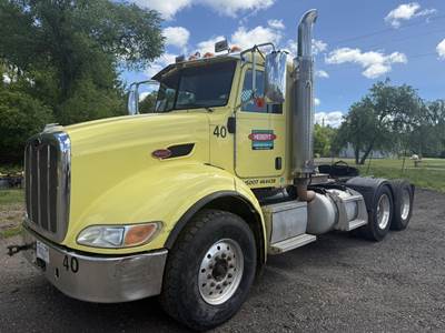 Peterbilt 384 Day Cab Truck