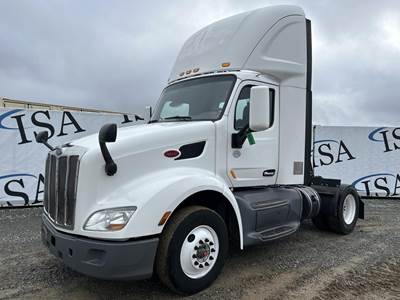 Peterbilt 579 Day Cab Truck