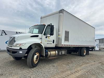 International DuraStar 4300 Box Truck