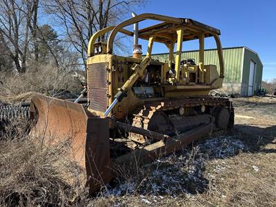 International TD20E Dozer