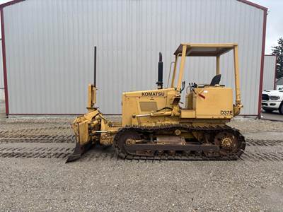 Komatsu D37E-2 Dozer
