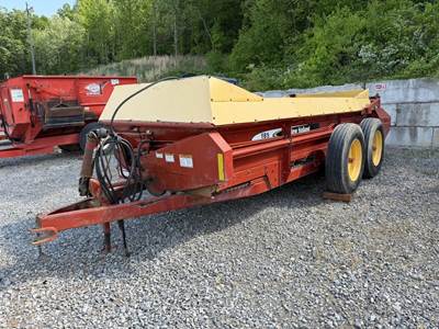 New Holland 185 Dry Manure Spreader