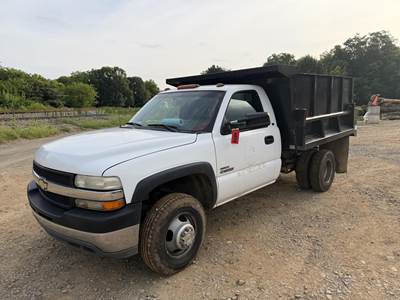 Chevrolet 3500 Dump Truck