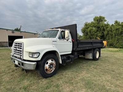 Ford F-800 Dump Truck
