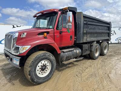 International WorkStar 7400 Dump Truck