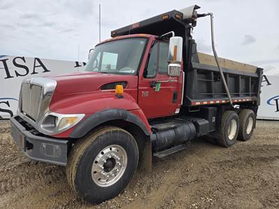 International WorkStar 7400 Dump Truck