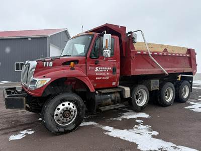 International WorkStar 7600 Dump Truck