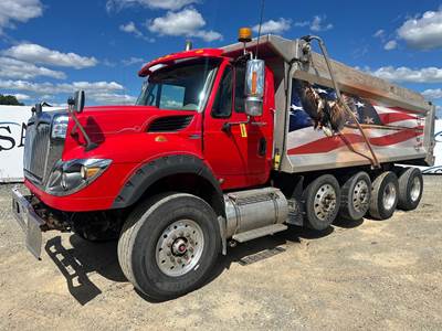 International WorkStar 7600 Dump Truck