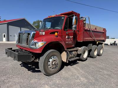 International WorkStar 7600 Dump Truck