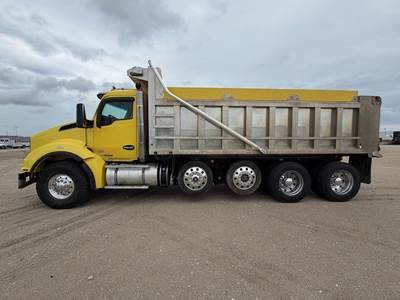 Kenworth T880 Dump Truck