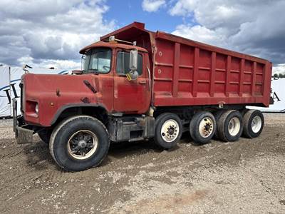 Mack DM688S Dump Truck